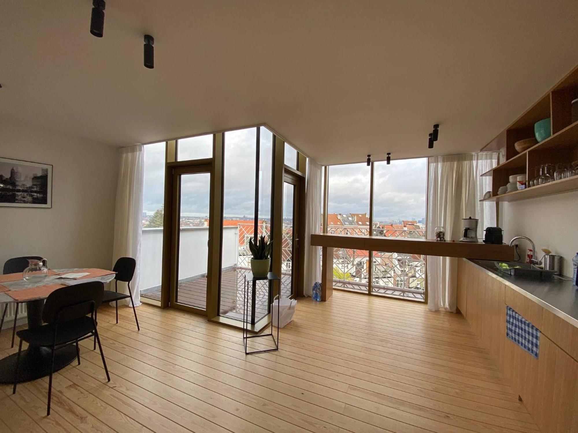 Top Floor New Duplex Stunning View In Trendy St Gilles — Photos 1